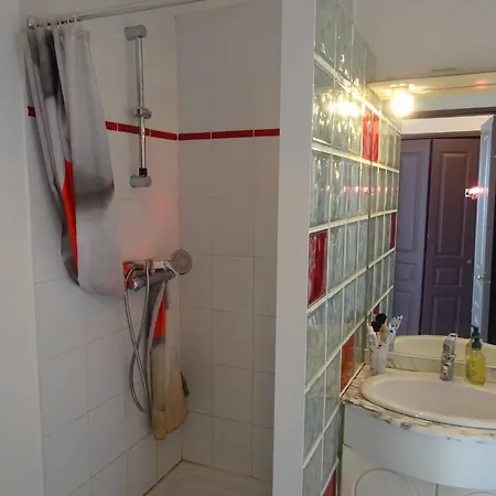 Climatise Pres De La Avec Parking - 4/5 Personnes - Fr-1-782-2 *